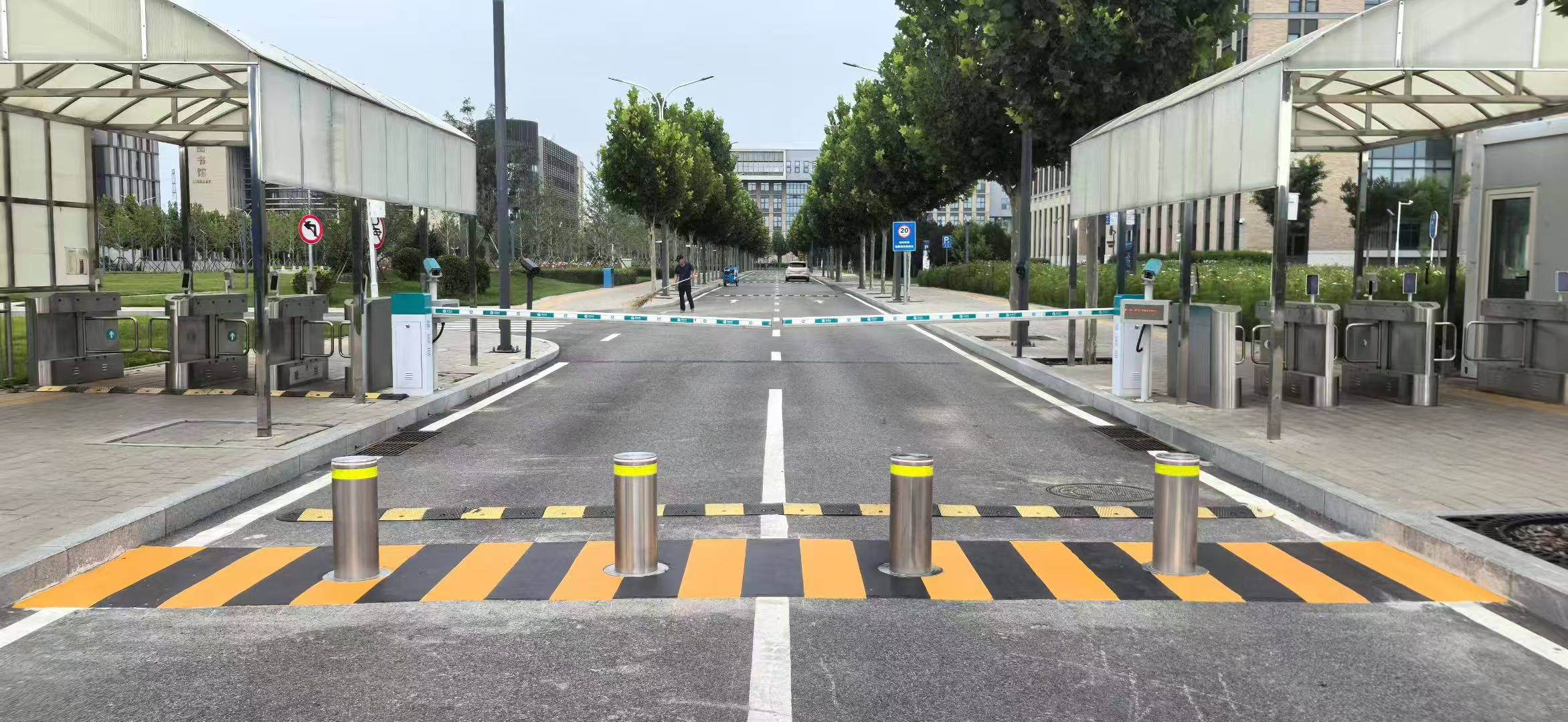 北京信息科技大学3.jpg