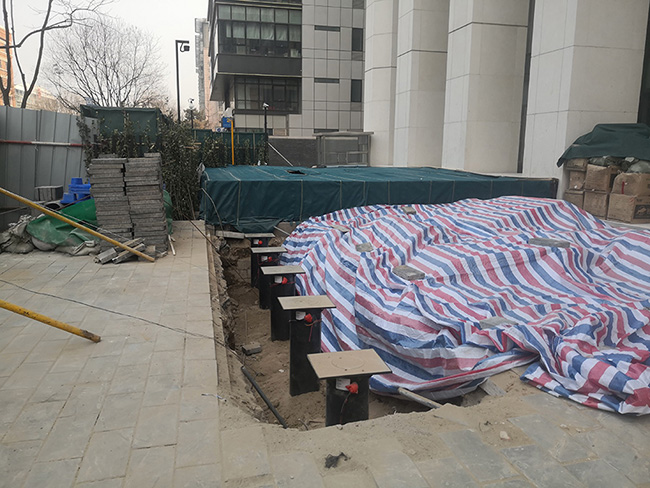 中国人民银行总行升降柱项目施工中